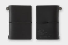 Laden Sie das Bild in den Galerie-Viewer, TRAVELER'S COMPANY – Traveler's Notizbuch-Kartenformat, 20-jähriges Jubiläumsset – Schwarz