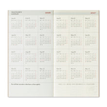 Laden Sie das Bild in den Galerie-Viewer, TRAVELER'S COMPANY - Traveler's Notebook Regular - 2026 vertikaler Wochenplaner - 2. Hälfte