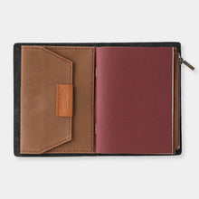 Laden Sie das Bild in den Galerie-Viewer, TRAVELER'S FACTORY - Baumwoll-Reißverschluss-Etui für Reisepassgröße - Braun