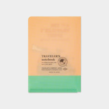 Laden Sie das Bild in den Galerie-Viewer, TRAVELER'S COMPANY - Traveler's Notebook Passport - 2026 Klarsichtmappe