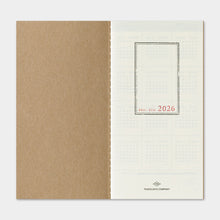 Laden Sie das Bild in den Galerie-Viewer, TRAVELER'S COMPANY - Traveler's Notebook Regular - 2026 vertikales Wochenalender