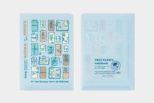 Laden Sie das Bild in den Galerie-Viewer, TRAVELER'S COMPANY - Traveler's Notebook Passport - 2027 Klarsichtmappe