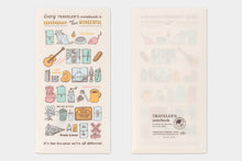 Laden Sie das Bild in den Galerie-Viewer, TRAVELER'S COMPANY - Traveler's Notebook Regular - 2027 Klarsichtmappe