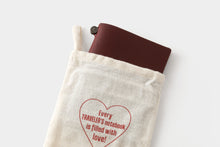 Laden Sie das Bild in den Galerie-Viewer, TRAVELER‘S COMPANY – LOVE AND TRIP - Traveler‘s Notebook Passport rot