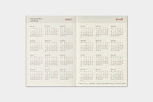Laden Sie das Bild in den Galerie-Viewer, TRAVELER'S COMPANY - Traveler's Notebook Passport - Refill - 2027 Monatskalender