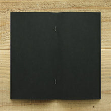 Laden Sie das Bild in den Galerie-Viewer, TRAVELER'S FACTORY - Traveler's Notebook Regular Refill - Black