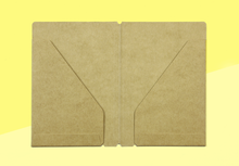 Laden Sie das Bild in den Galerie-Viewer, TRAVELER'S COMPANY – Traveler's Notebook Passport - Refill 010 - Kraftpapier Tasche