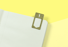 Laden Sie das Bild in den Galerie-Viewer, TRAVELER'S COMPANY – Brass Number Clips