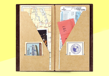 Load image into Gallery viewer, TRAVELER'S COMPANY – Traveler's Notebook Regular - 020 Kraft Paper Folder