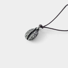 Laden Sie das Bild in den Galerie-Viewer, TRAVELER'S FACTORY - Charm Coffee Bean