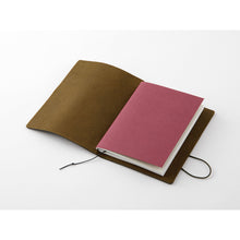 Laden Sie das Bild in den Galerie-Viewer, TRAVELER'S COMPANY - Traveler's Notebook Passport - Olivgrün