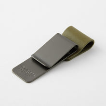 Load image into Gallery viewer, TRAVELER'S COMPANY – 016 Pen Holder (M) - olive
